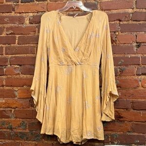 Free People Yellow Floral Jasmine‎ Embroidered Mini Dress Boho Flowy Size 2
